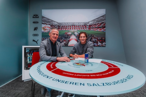 Contract Extension Signing John Mellberg