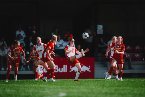 FC Red Bull Salzburg Women - SKN St. Poelten