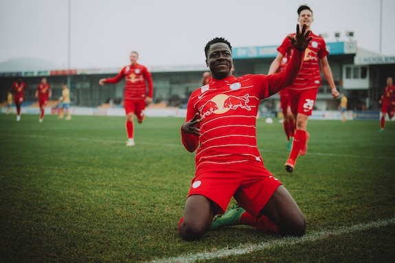 {"titleEn":"SV Licht-Loidl Lafnitz v FC Liefering - 2. Liga","description":"LAFNITZ, AUSTRIA - OCTOBER 15: Oumar Diakite of FC Liefering celebrates after scoring his sides first goal during the 2. Liga match between SV Licht-Loidl Lafnitz and FC Liefering at Fussballarena Lafnitz on October 15, 2022 in Lafnitz, Austria. (Photo by Christian Hofer - FC Liefering/FC Liefering via Getty Images)","tags":"Oumar Diakite","focusX":0.0,"focusY":0.0}