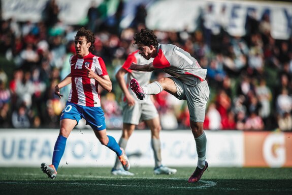 {"titleEn":"Club Atlético de Madrid v FC Salzburg – UEFA Youth League 2021/22 Semi-Final","description":"NYON, SWITZERLAND - APRIL 22:  during the UEFA Youth League 2021/22 Semi-final between Club Atlético de Madrid and FC Salzburg at Centre Sportif de Colovray on April 22, 2022 in Nyon, Switzerland. (Photo by Jasmin Walter - FC Red Bull Salzburg/FC Red Bull Salzburg via Getty Images)","tags":null,"focusX":0.0,"focusY":0.0}
