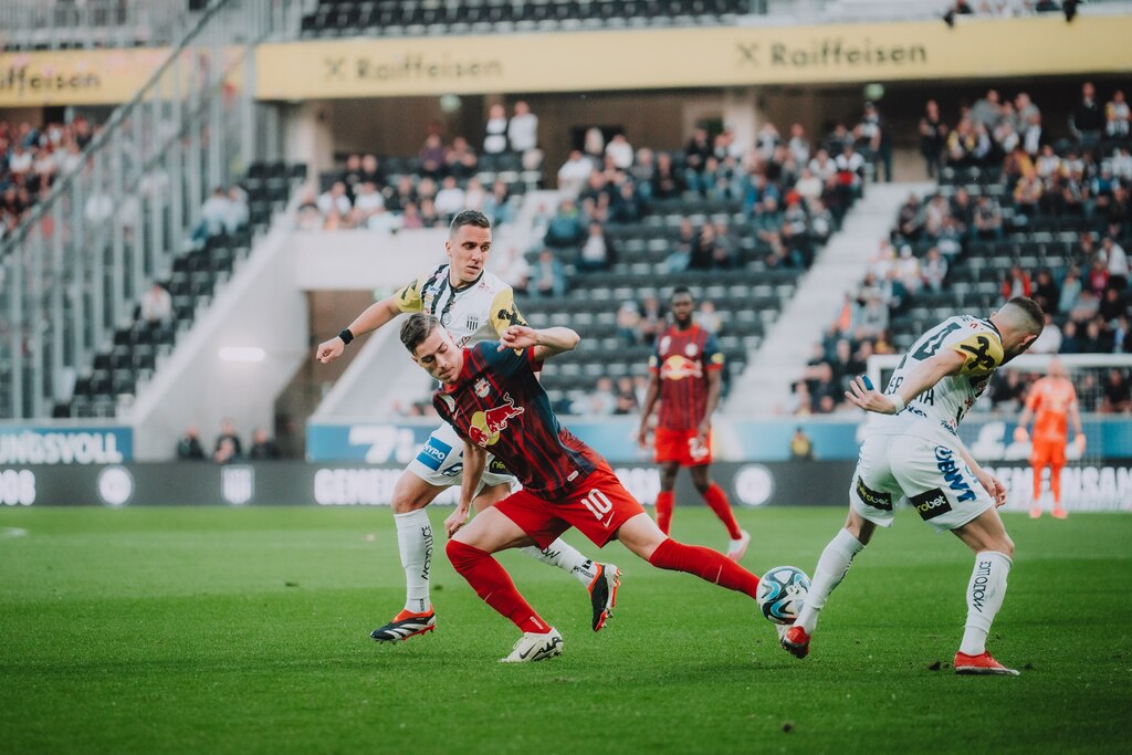 ADMIRAL Bundesliga LASK v FC Red Bull Salzburg